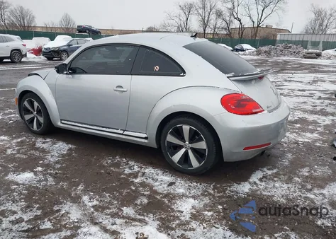 2013 Volkswagen Beetle 2.0T Turbo z USA, uszkodzony, nr VIN 3VWVA7AT3DM620653